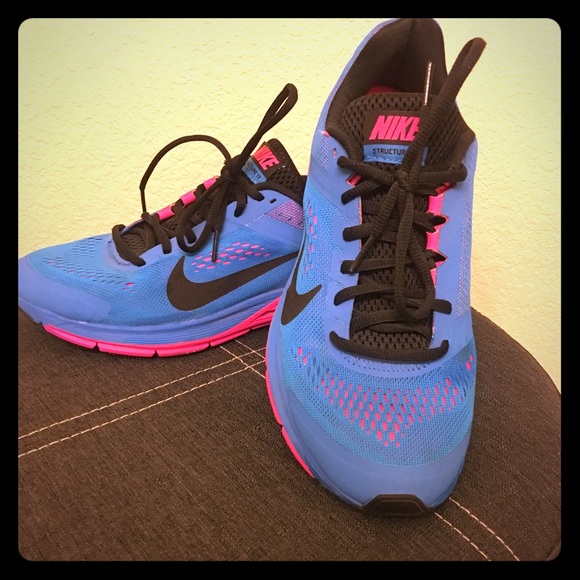 Nike Shoes - Nike Zoom Structure 17 Women’s Size 9